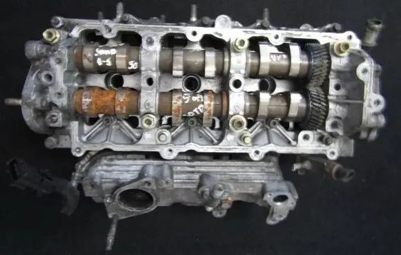 Saab 9-5 Engine head 