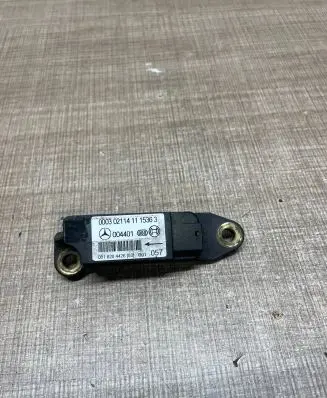 Mercedes-Benz C W203 Airbag deployment crash/impact sensor 0018204426 004401
