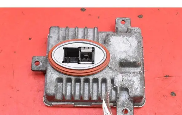 BMW 7 F01 F02 F03 F04 Voltage converter/converter module 7237647