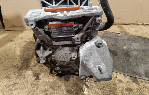 Nissan Leaf I (ZE0) Electric car motor EM57 7F00500052 096660A