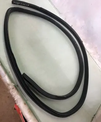 Nissan Juke II F16 Rear door rubber seal (on body) 