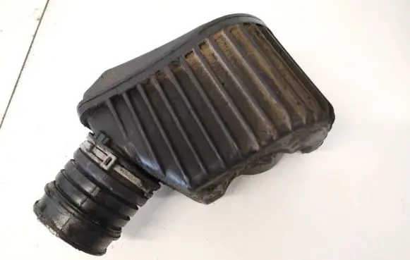 Mercedes-Benz C W203 Intake resonator A2710900804