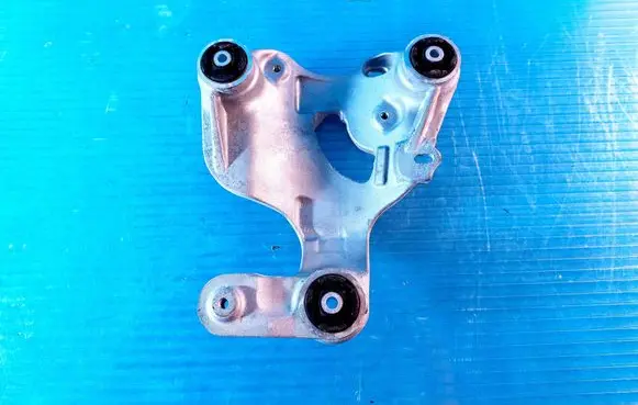 Tesla Model 3 A/C compressor mount bracket 111071100A