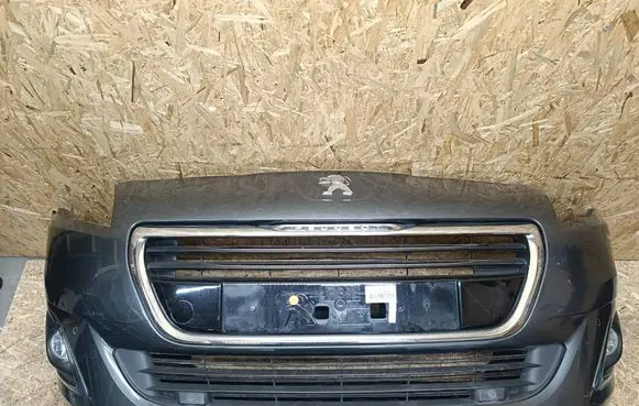 Peugeot 5008 Front bumper