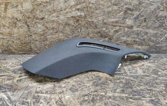 BMW 7 F01 F02 F03 F04 Seat belt trim 51479126752 11252010