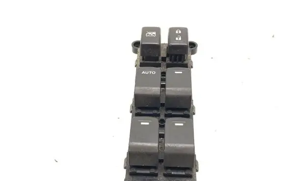 Suzuki Vitara (LY) Electric window control switch