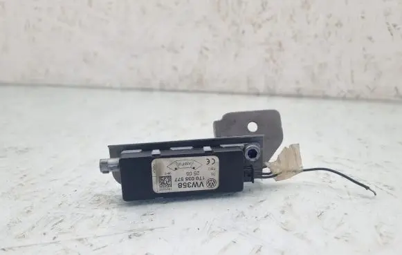 Volkswagen Touran I Antenna control unit 1T0035577