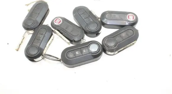 Fiat 500 Ignition key/card 23739SIP22R01 2APDASIP22R01