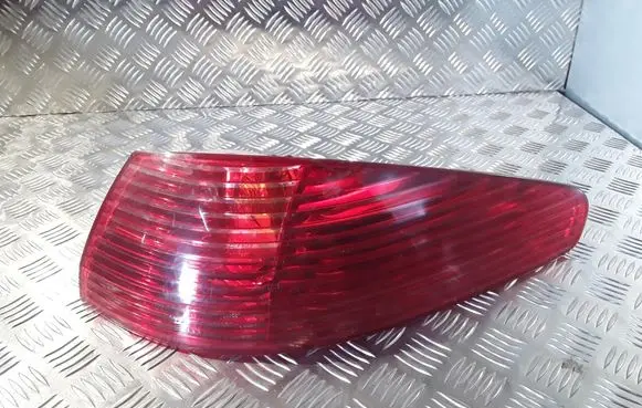 Peugeot 607 Rear/tail lights 2543D