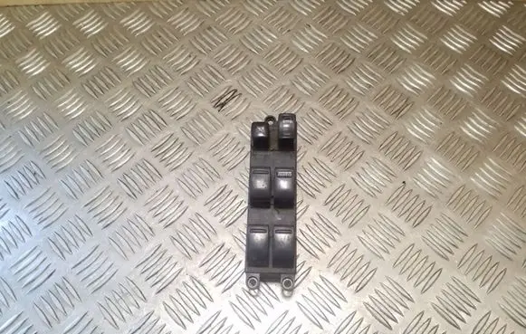 Nissan X-Trail T30 Electric window control switch