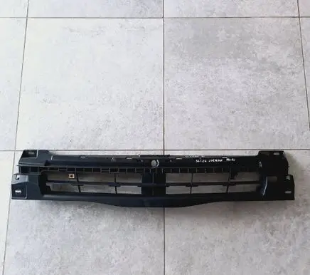 Opel Vivaro Front bumper mounting bracket 620300101R 93856003