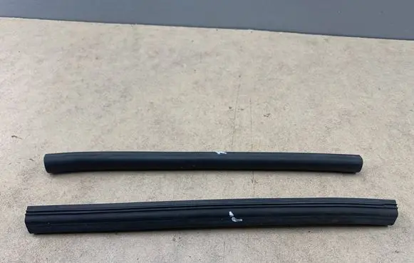 BMW X3 E83 Engine compartment rubber 51713400365 3400365