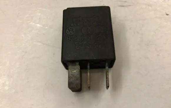 Audi A4 S4 B8 8K Other relay 8Z0951253