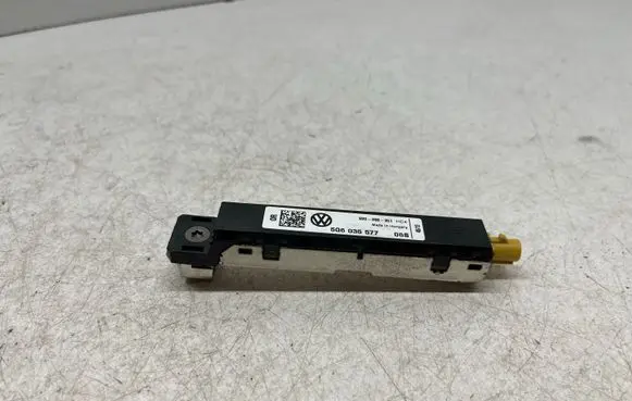 Volkswagen e-Golf Aerial antenna amplifier 5G6035577