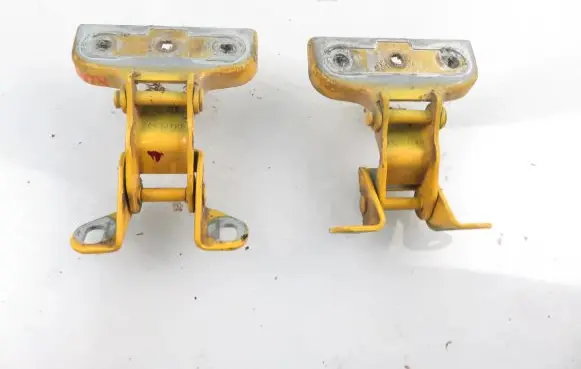 Hummer H2 Tailgate/trunk/boot hinge