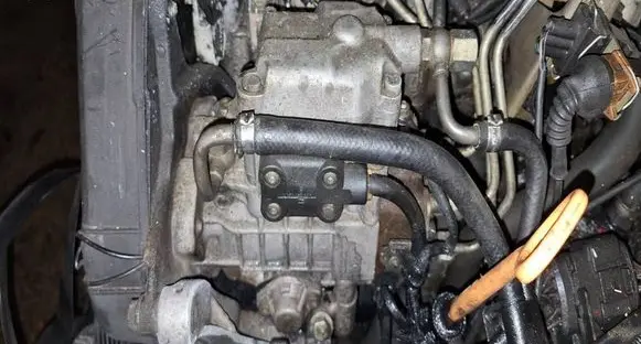 Volkswagen PASSAT B5 Fuel injection high pressure pump 038130107J 0460414987