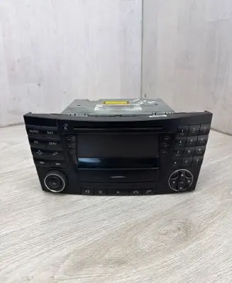 Mercedes-Benz E W211 Radio/CD/DVD/GPS head unit A2118273842