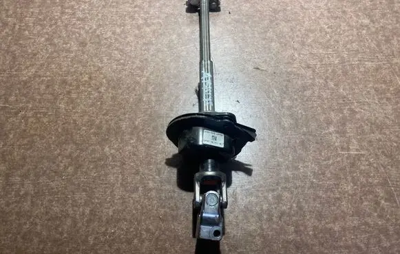 Ford Mustang VI Steering column universal joint GR3C3E751BD