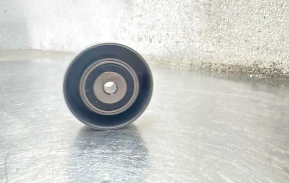 Opel Astra H Timing belt tensioner pulley 532047210