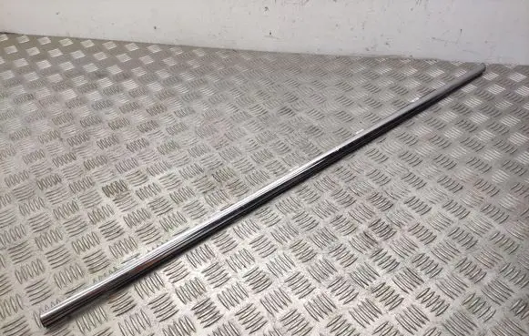 KIA Sorento Front door glass trim molding