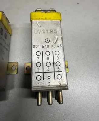 Mercedes-Benz E W124 Other relay 0015400845