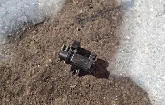 BMW 5 E60 E61 Turbo solenoid valve