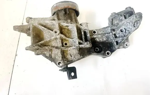 Audi A6 S6 C4 4A Engine mounting bracket