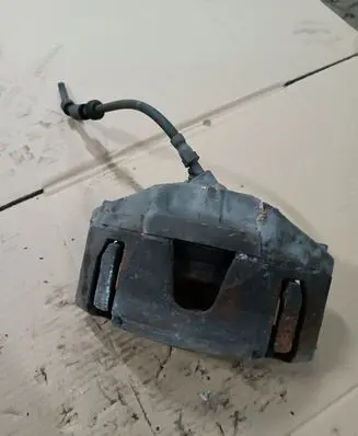 Volvo V40 Front brake caliper