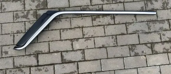 Jeep Grand Cherokee WL Rear door windshield rail 