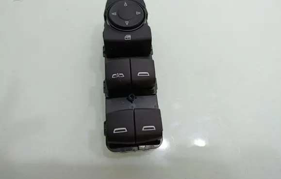 Buick Encore GX I Electric window control switch 84139693