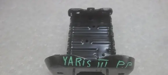 Toyota Yaris Front bumper shock/impact absorber 570130D011