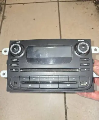 Radio/CD/DVD/GPS head unit