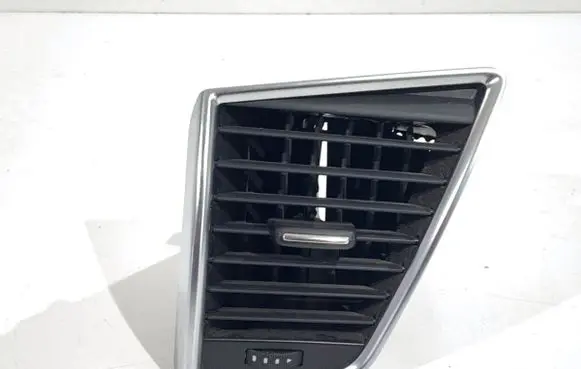 Rear air vent grill