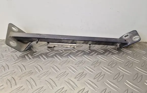 Audi A8 S8 D3 4E Fender mounting bracket 4E0805463F