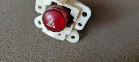 Mitsubishi L200 Hazard light switch 