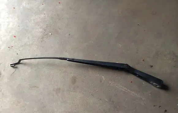 Ford Focus Front wiper blade arm xs4117526bc
