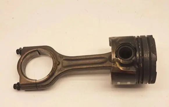 Volvo V50 Piston with connecting rod