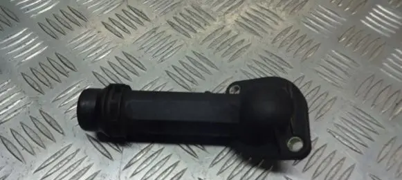 Volkswagen PASSAT B5.5 Engine coolant pipe/hose 06B121121