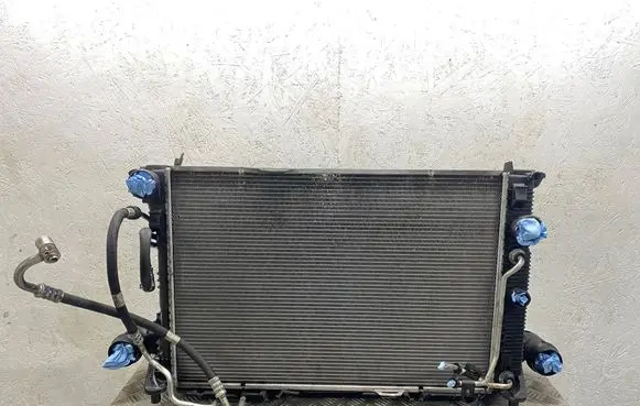 Mercedes-Benz C W204 Radiator set A2045000554 A2045003603 A2048302516