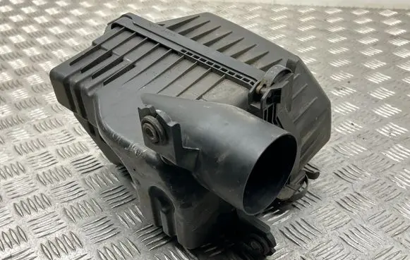 Hyundai i30 Air filter box 28110A5800
