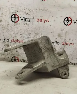 Hyundai Ioniq Engine mounting bracket