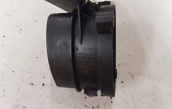 BMW 5 E39 Mass air flow meter 0928400468 77870760