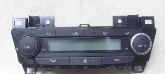 Toyota Avensis T270 Climate control unit