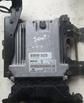 Hyundai Santa Fe Engine control unit/module 0281017541