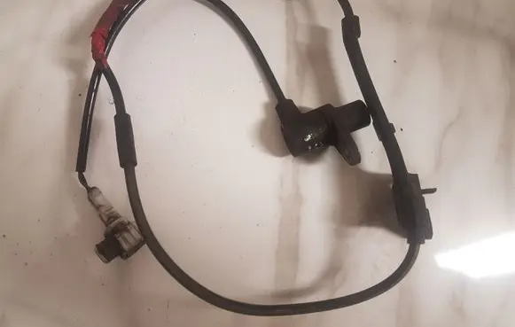 Toyota Avensis T220 ABS brake wheel speed sensor 8954302040