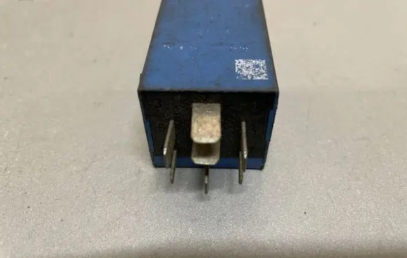 BMW 5 E39 Other relay 1383417