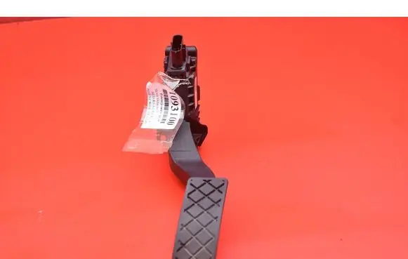 Skoda Octavia Mk3 (5E) Accelerator throttle pedal 5Q1723503K