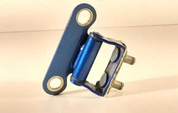 Tailgate/trunk/boot hinge