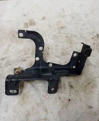 Chevrolet Volt II Radiator mount bracket