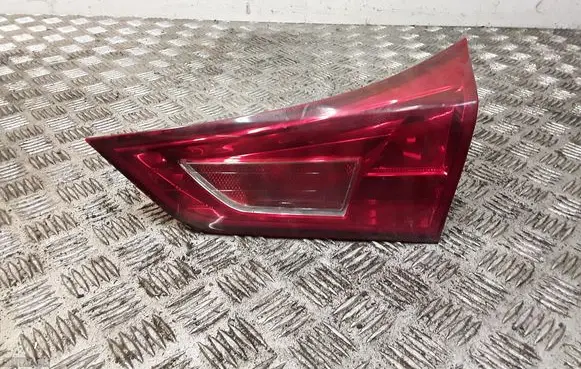 Toyota Auris E180 Tailgate rear/tail lights 05170237